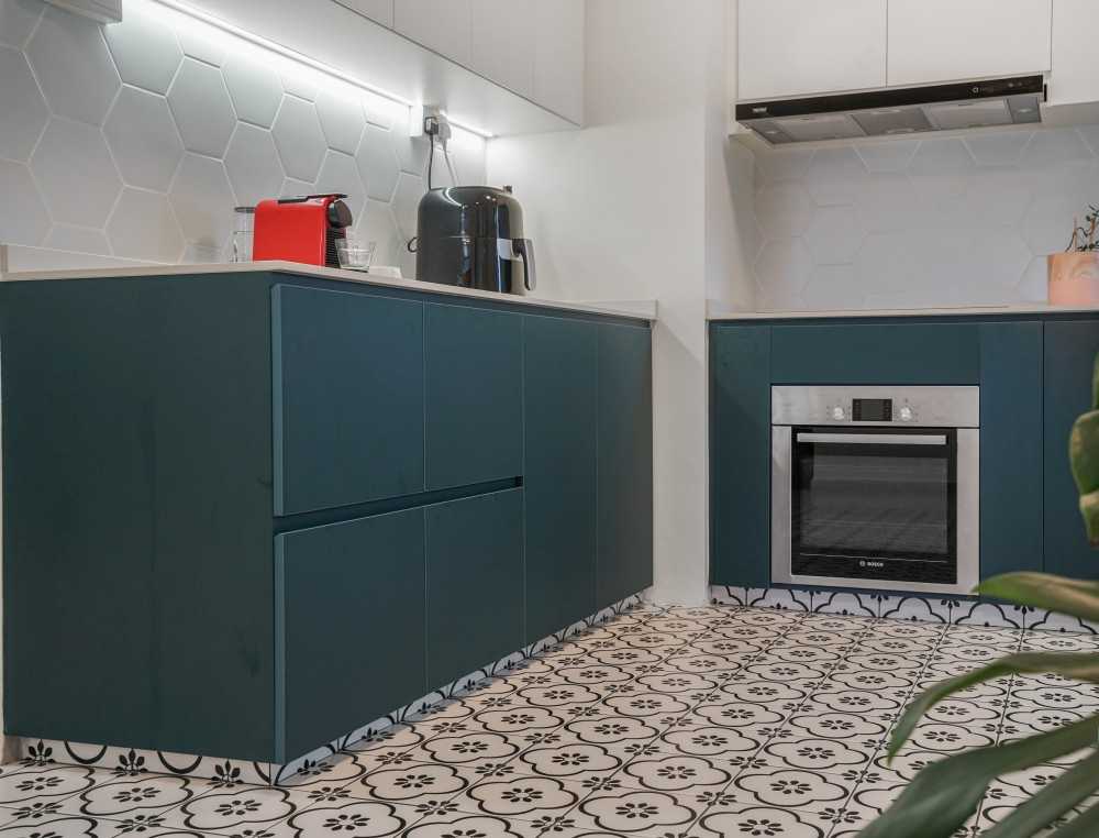 Scandinavian Kitchen with Countertop and Open Kitchen