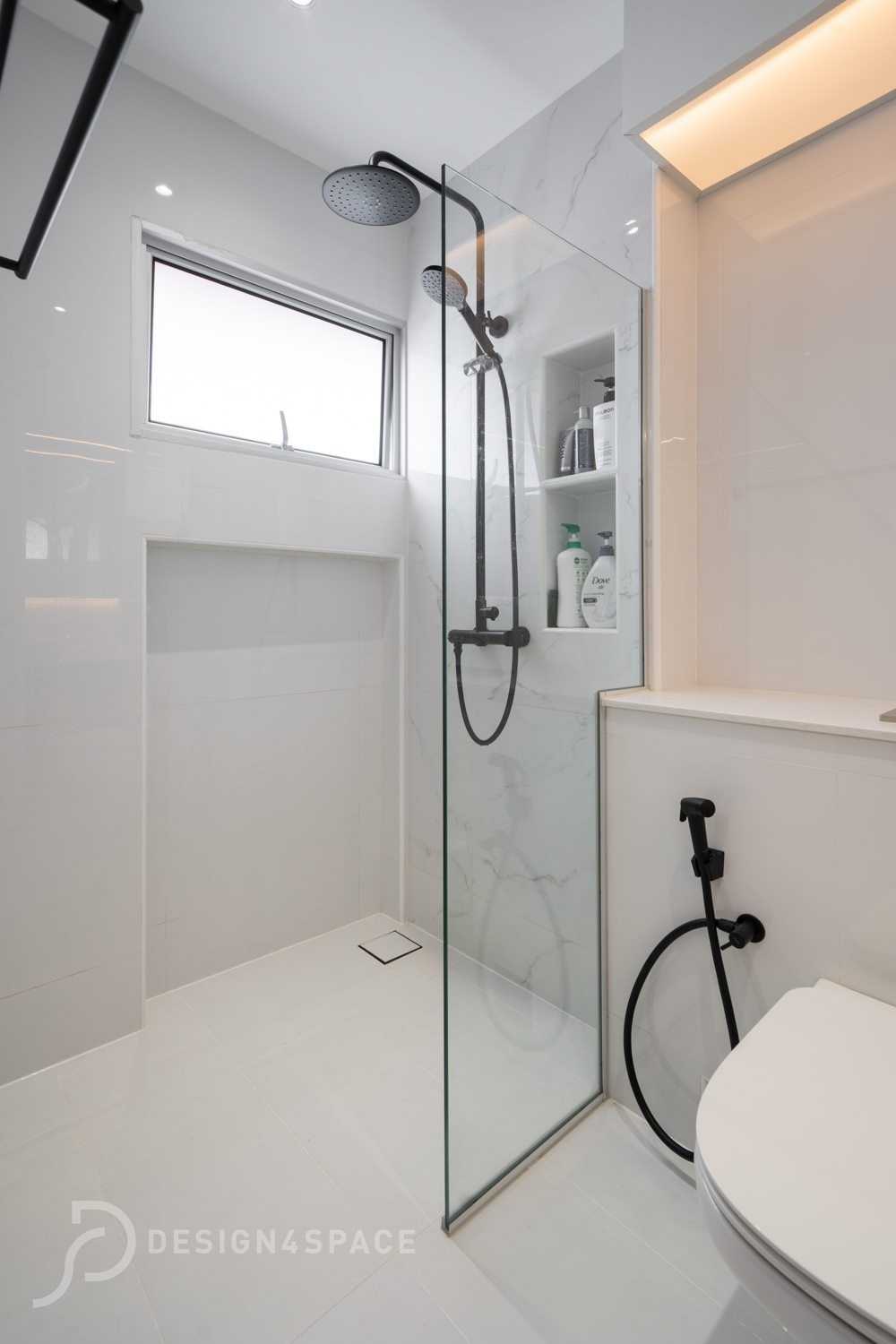 Modern Bathroom with Homogeneous Tiles and Laundry Baskets