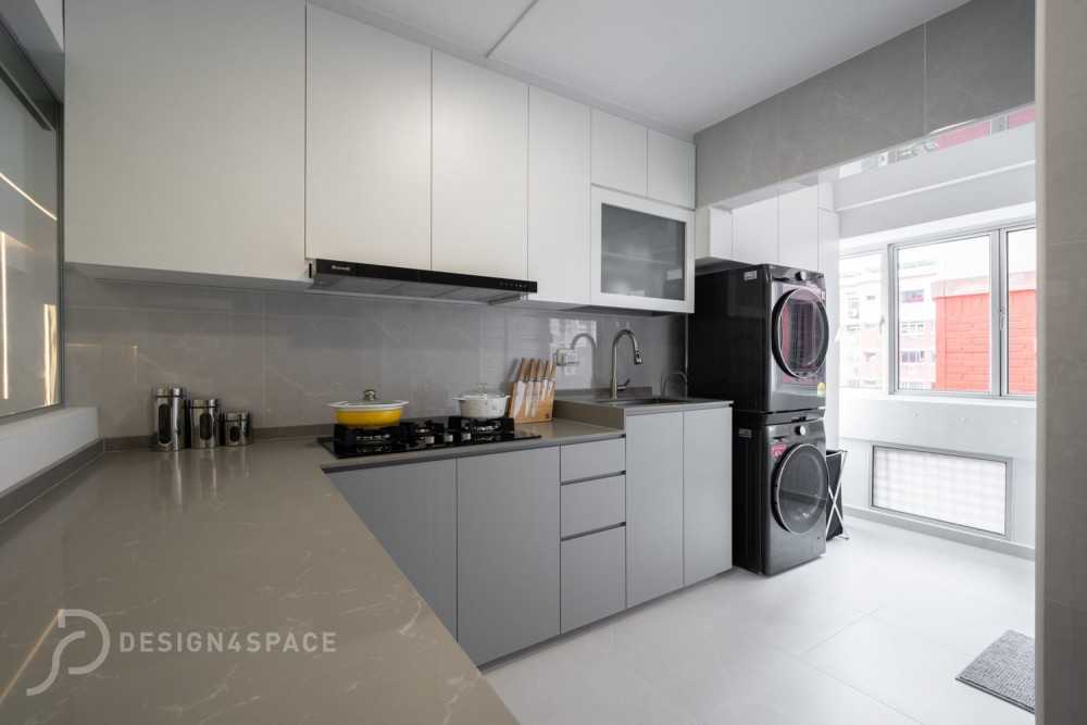 Modern Kitchen with Kitchen Window and Open Kitchen