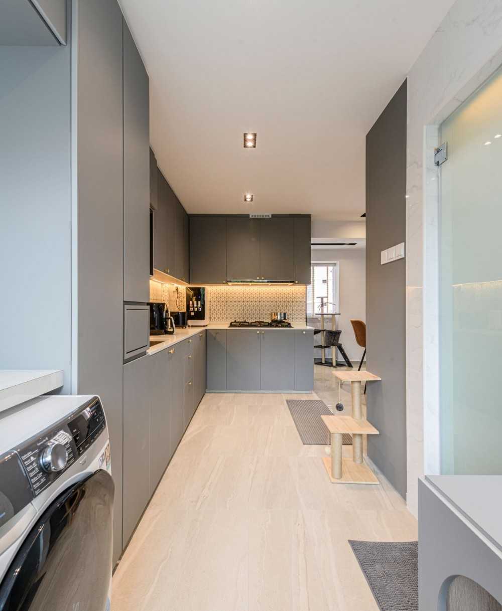 Modern Kitchen with Vinyl Flooring and Cupboard