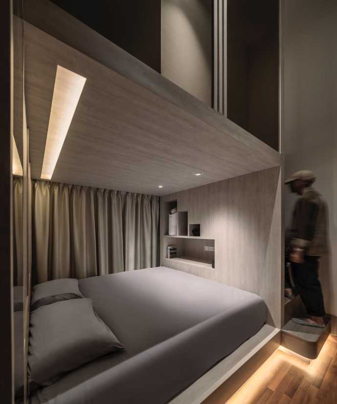 Modern Bedroom with Platform Bed and Vinyl Flooring