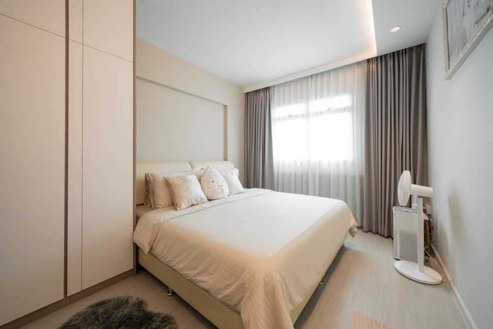 Modern Bedroom with Ceiling Light and Wardrobe