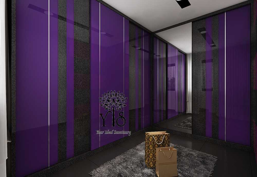 Contemporary Walk-in Wardrobe with Mirror and Wardrobe