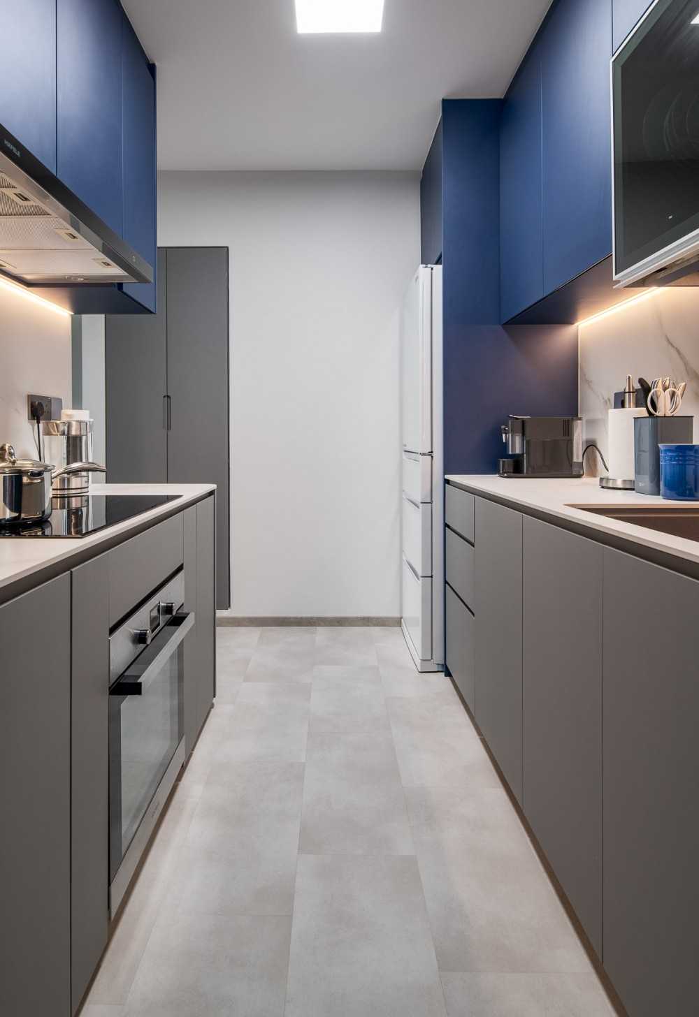 Scandinavian Kitchen with Countertop and Homogeneous Tiles