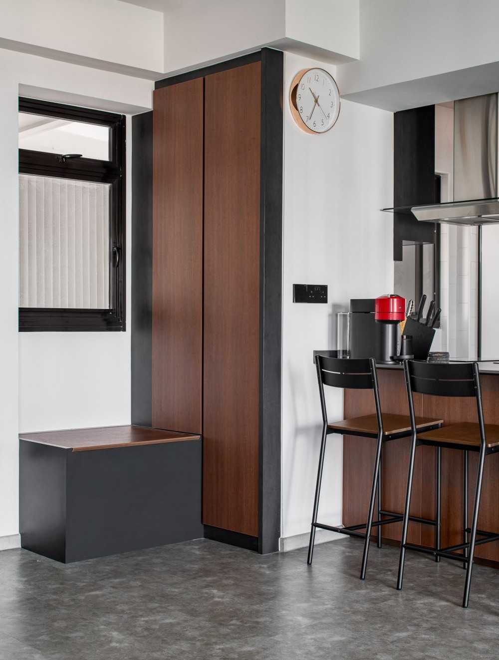 Modern Entryway with Seating Bench and Shoe Rack