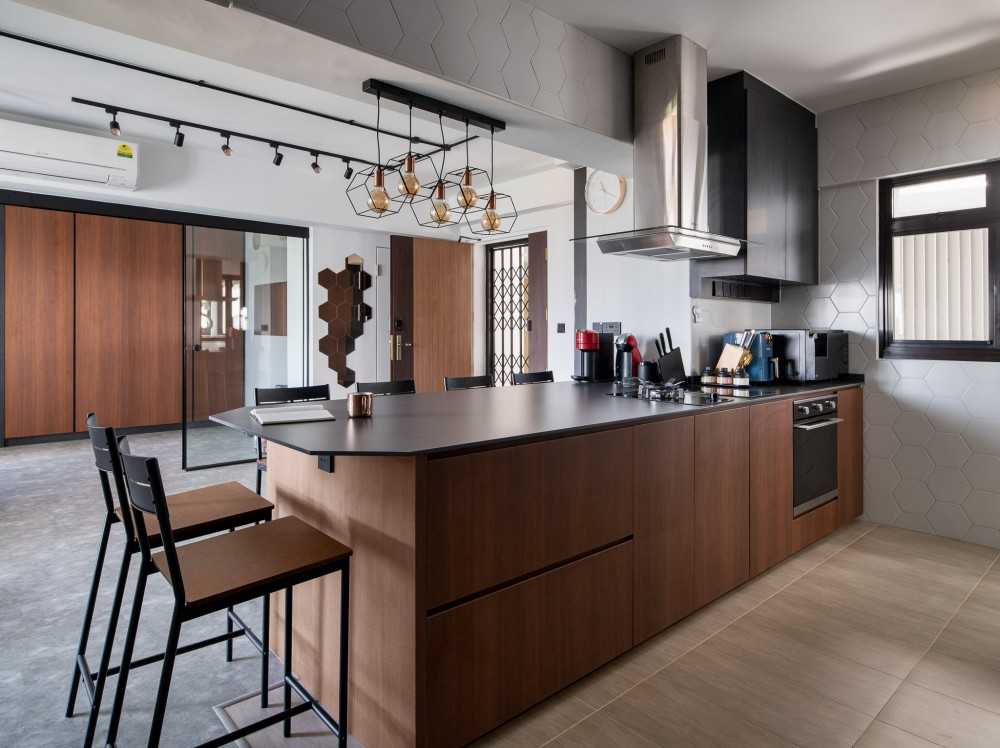 Modern Kitchen with Countertop and Homogeneous Tiles