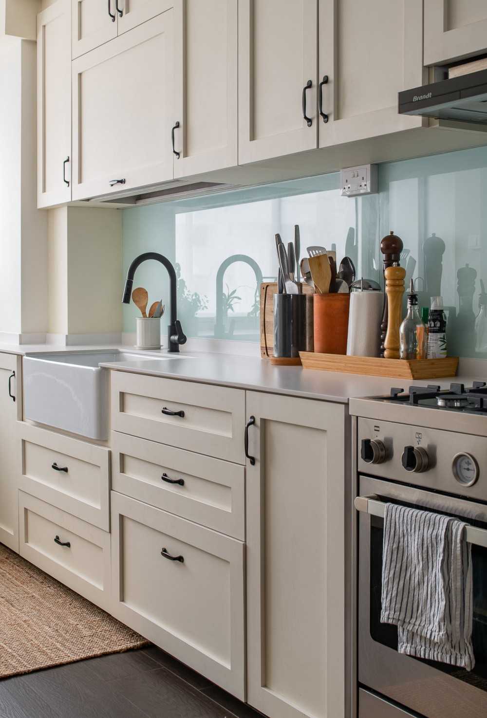 Country Kitchen with Countertop and Homogeneous Tiles