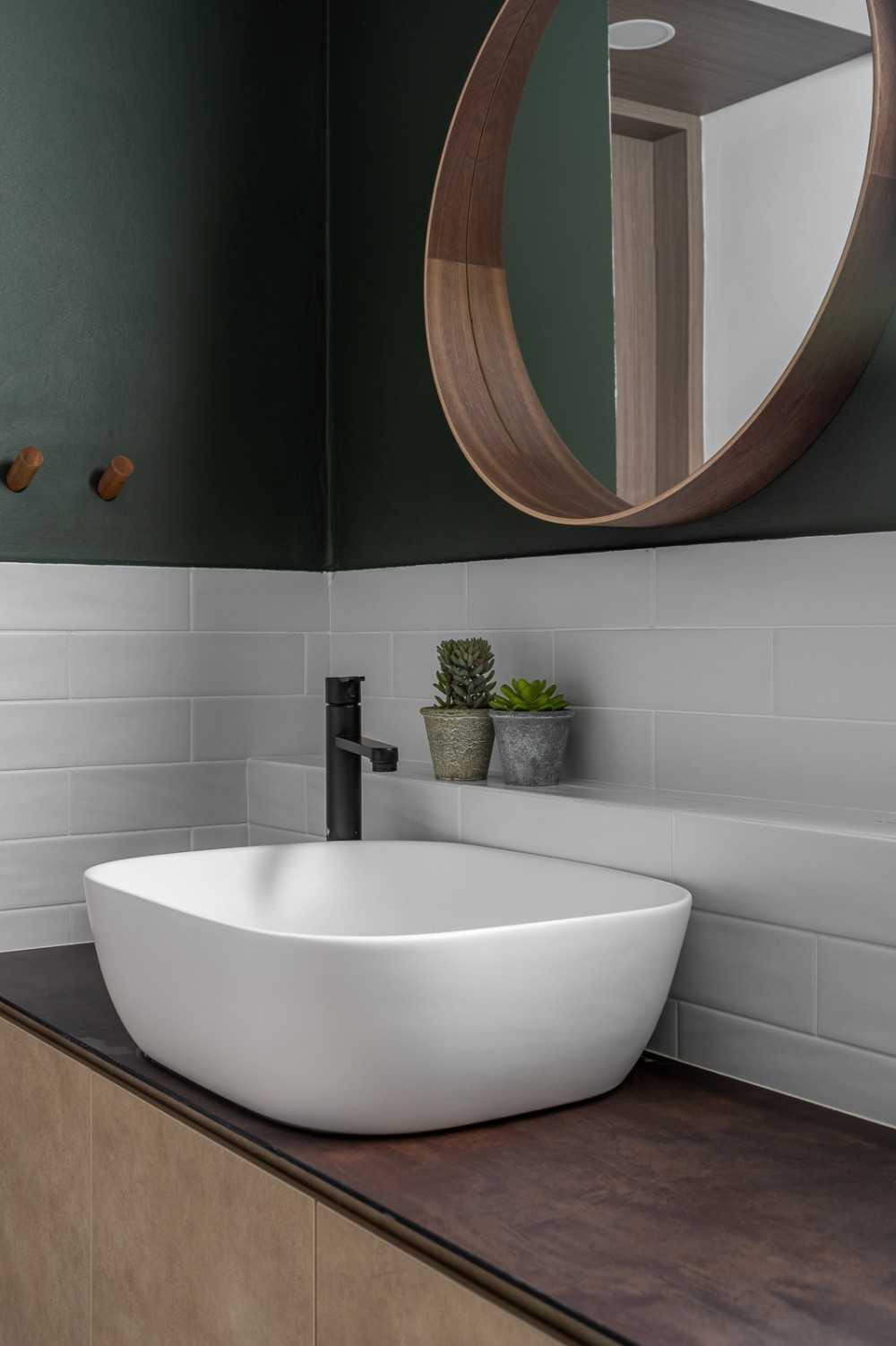 Scandinavian Bathroom with Mirror and Bathroom Storage