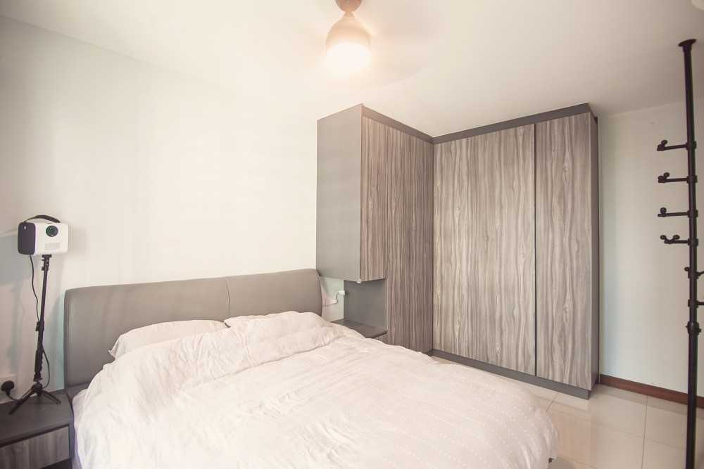Scandinavian Bedroom with Homogeneous Tiles and Wardrobe