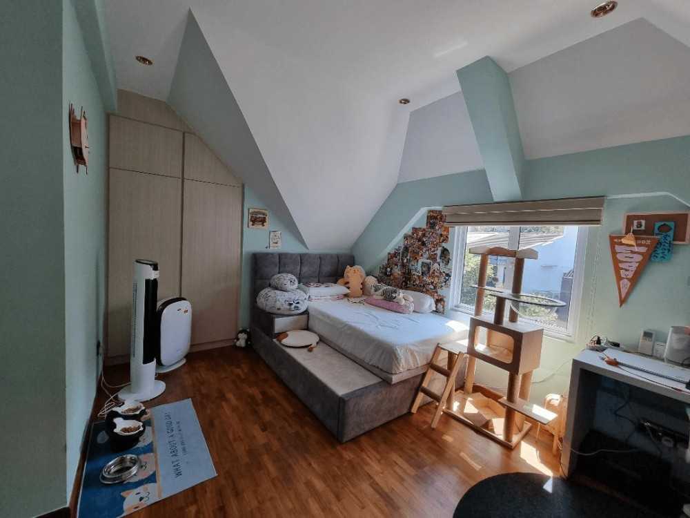 Eclectic Bedroom with Parquet Floor and Wardrobe