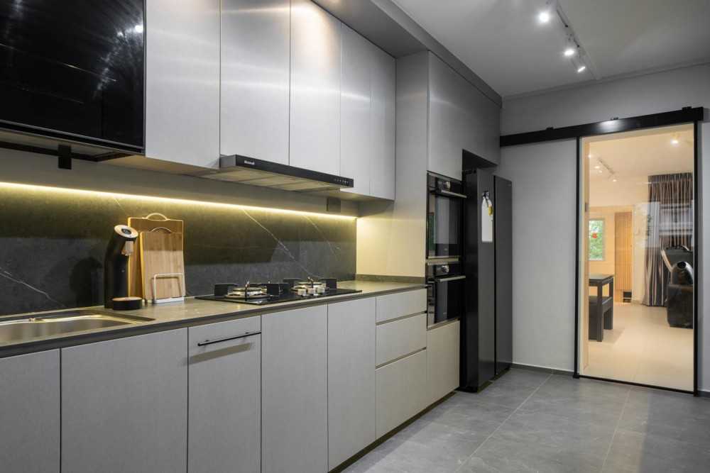 Contemporary Kitchen with Kitchen Window and Kitchen Island