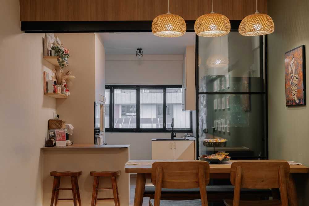 Contemporary Dining Room with Kitchen Island and Dining Table