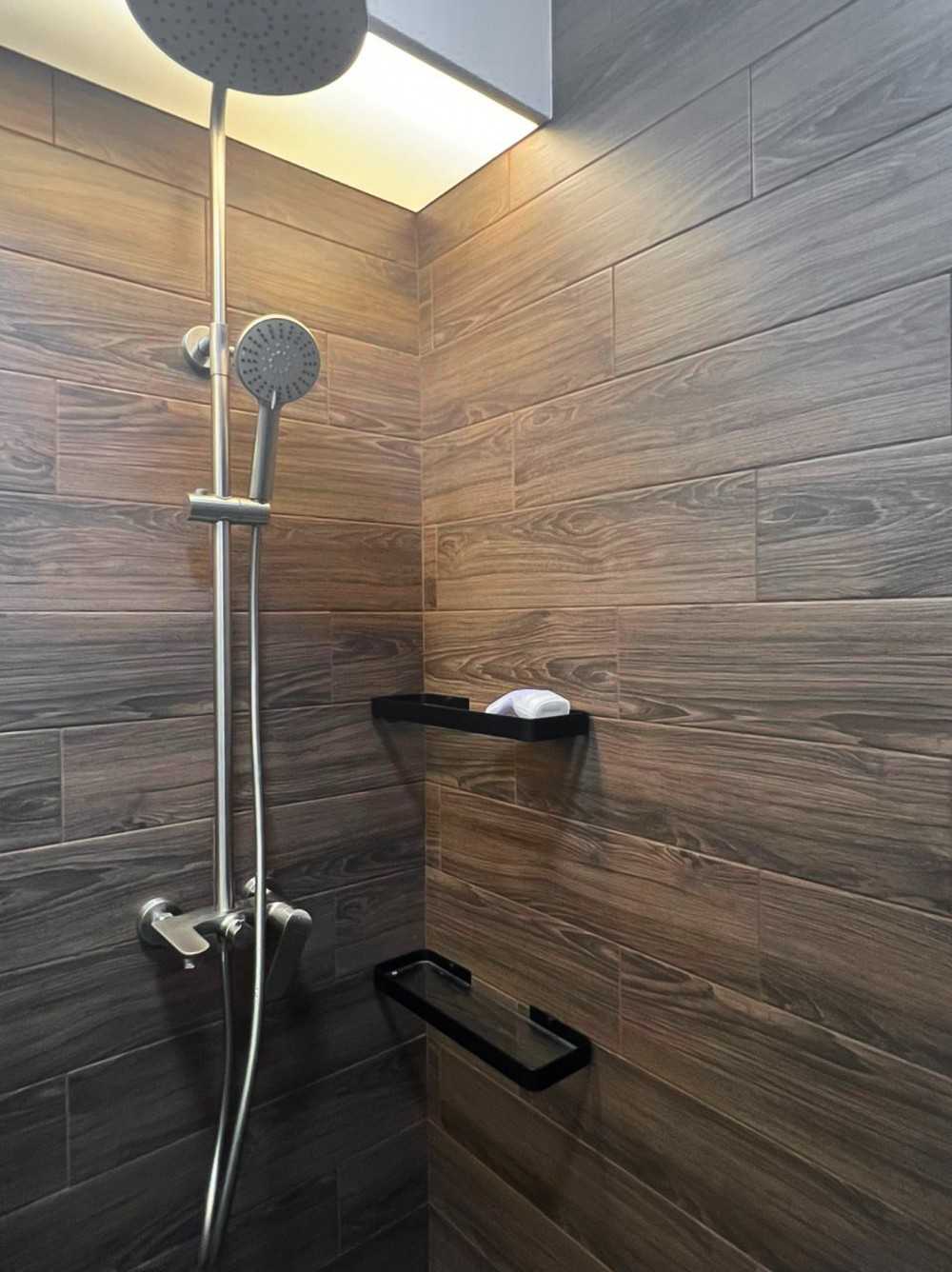 Scandinavian Bathroom with Feature Wall and Panelling