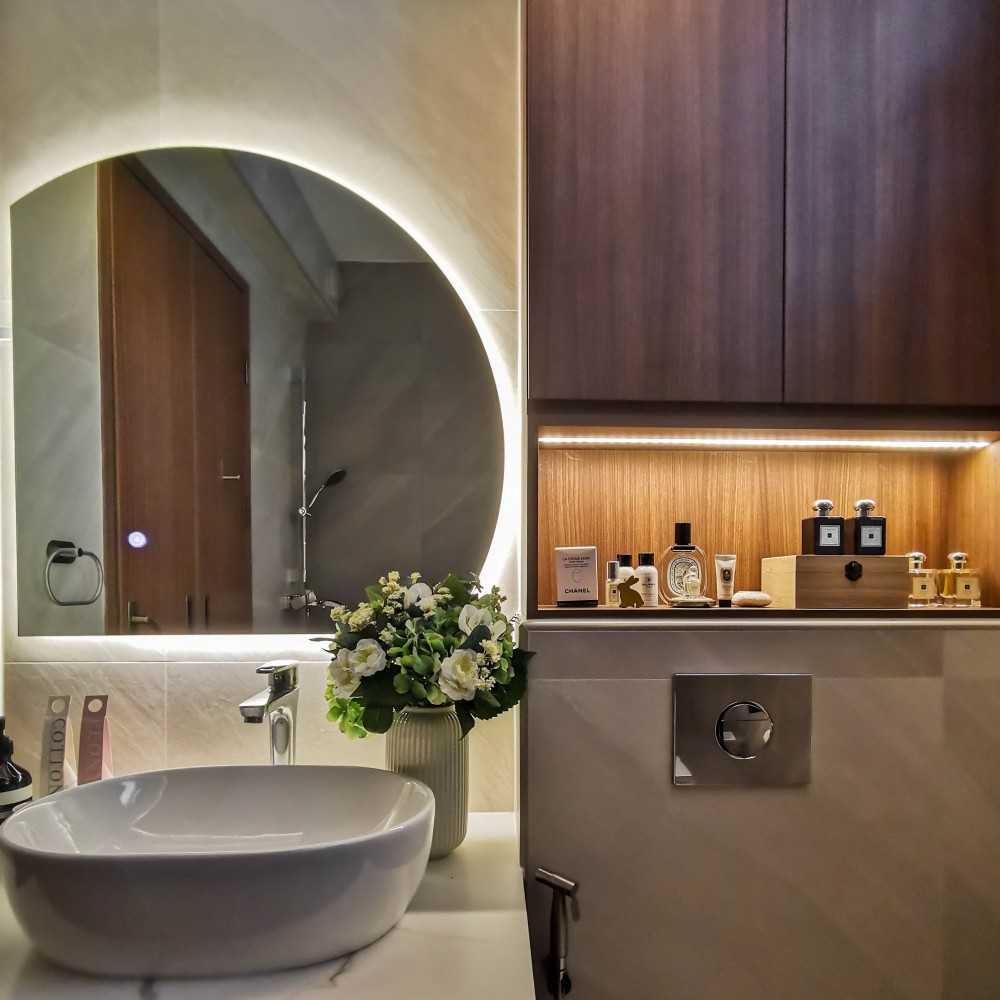 Contemporary Bathroom with Mirror and Display Cabinets