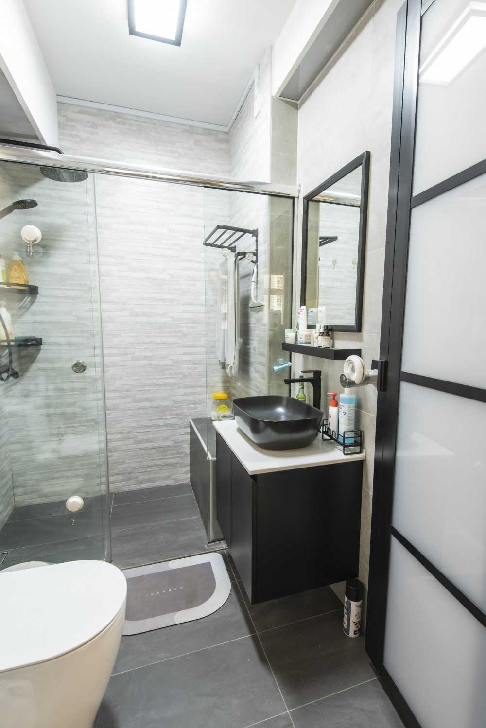 Modern Bathroom with Shower Screen and Rainshower