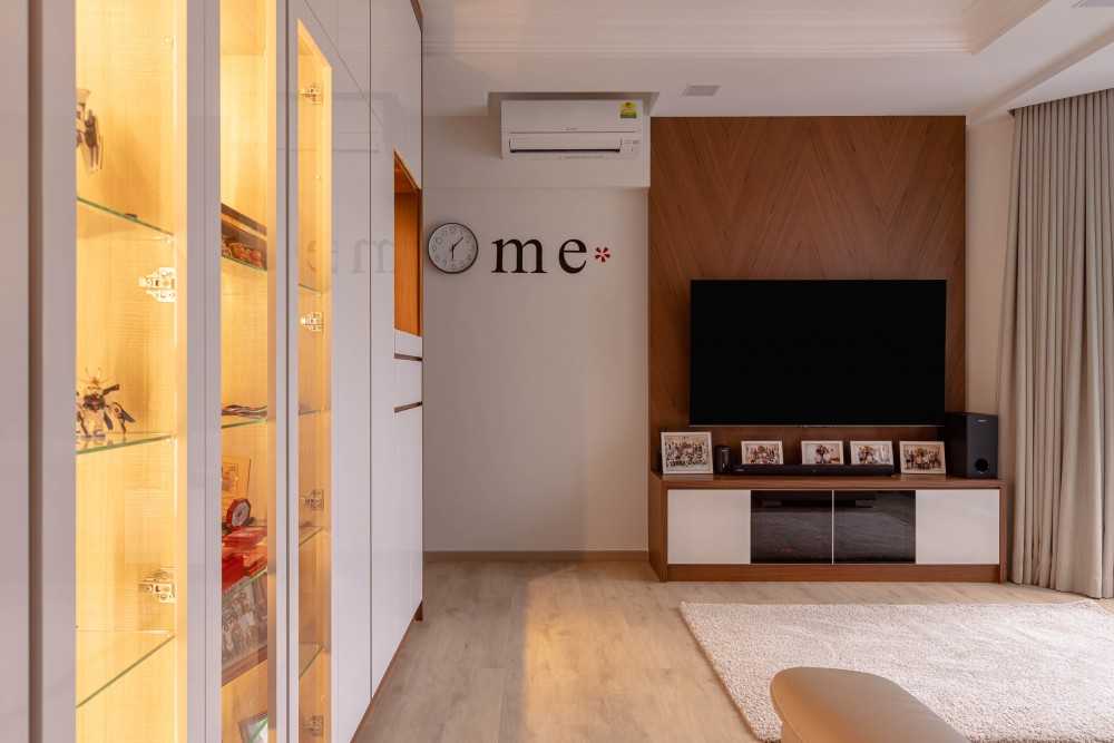 Contemporary Living Room with Vinyl Flooring and TV Console