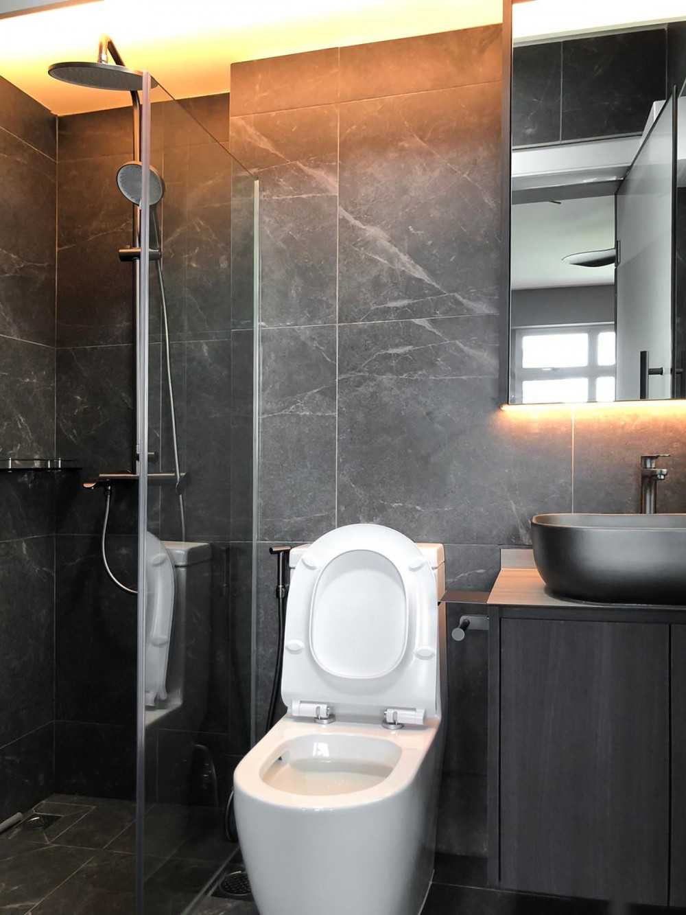 Scandinavian Bathroom with Mirror and Bathroom Storage