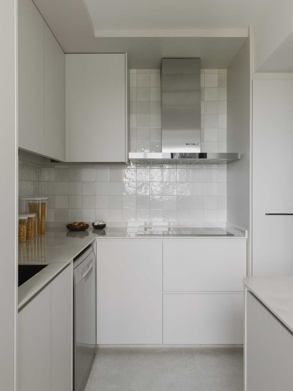 Modern Kitchen with Kitchen Island and Cupboard