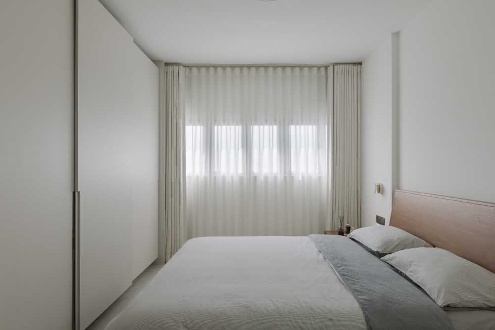 Modern Bedroom with Wardrobe and Sliding Wardrobe