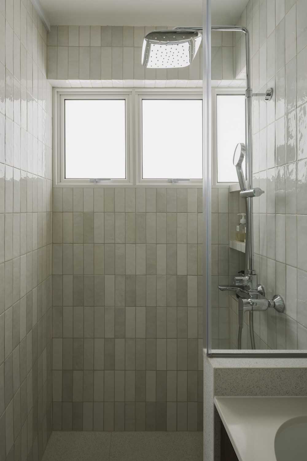 Modern Bathroom with Mirror and Shower Screen