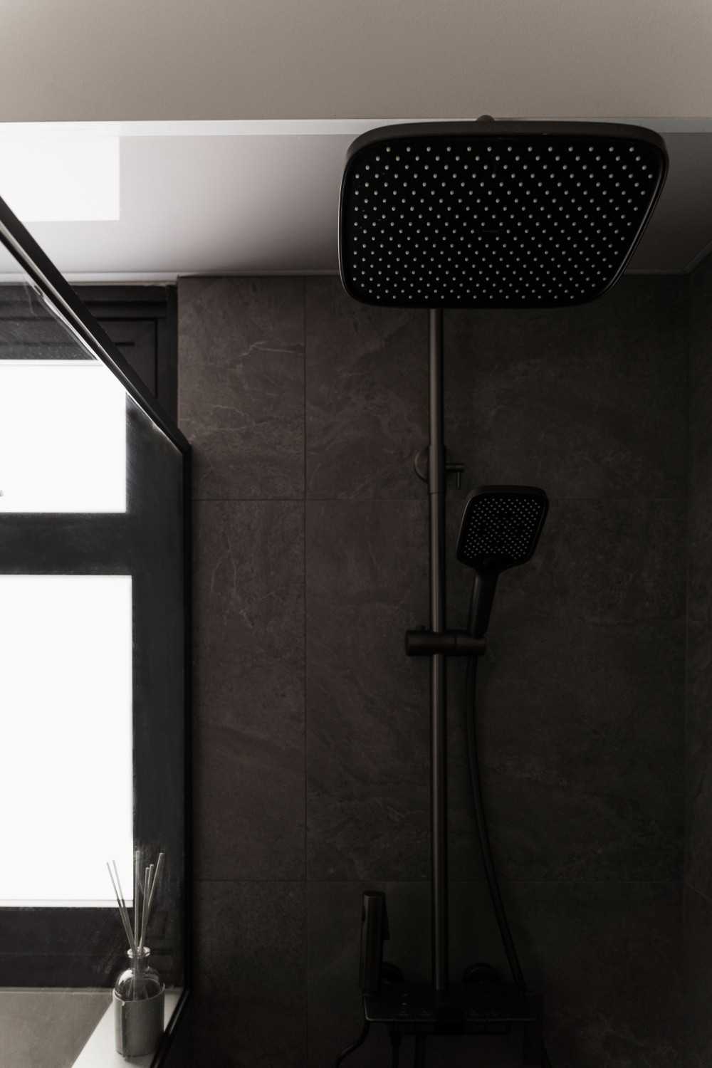 Contemporary Bathroom with Rainshower and Bathroom Accessories