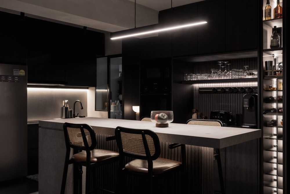 Contemporary Dining Room with Dining Table and Drinkware