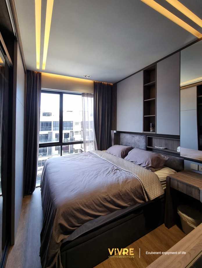 Modern Bedroom with Vinyl Flooring and Wardrobe