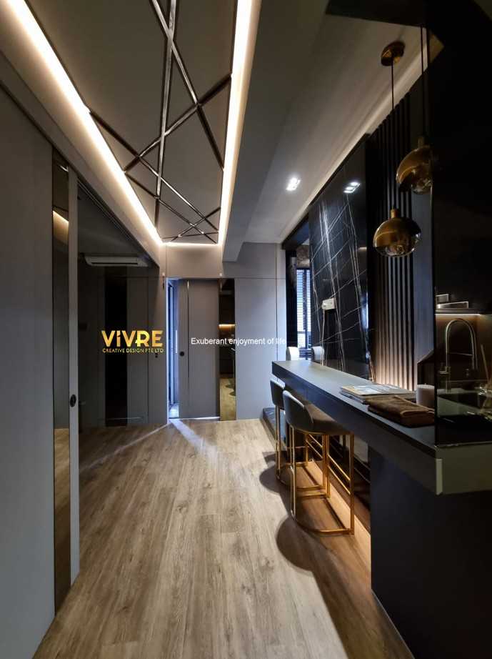 Modern Home Bar with Countertop and Bar Counter