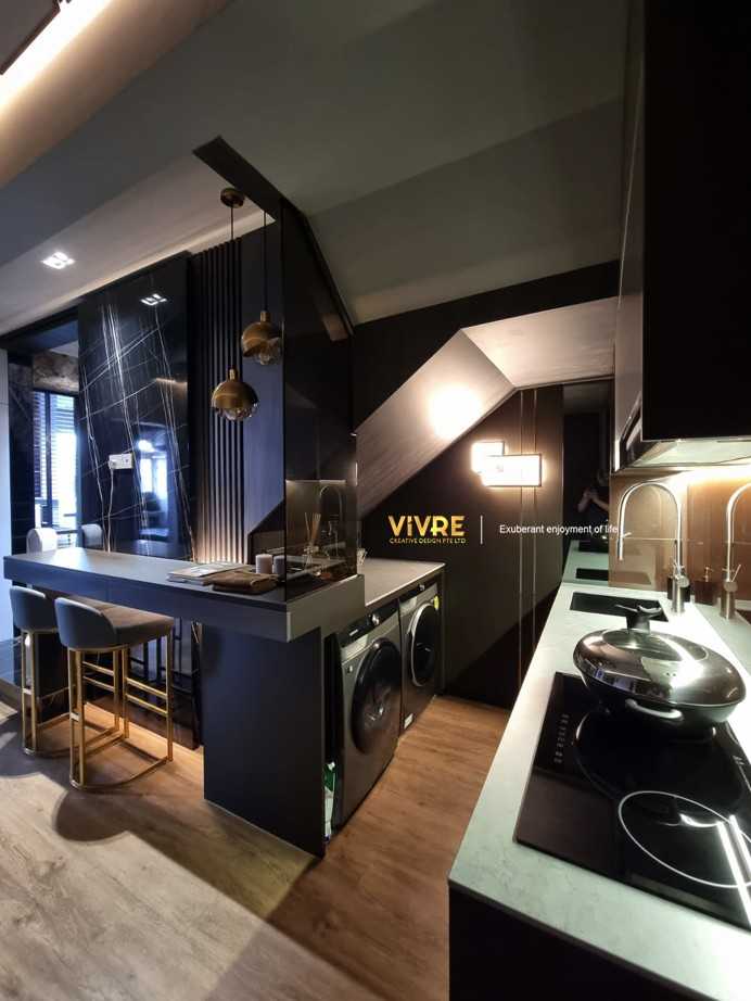 Modern Home Bar with Countertop and Bar Counter