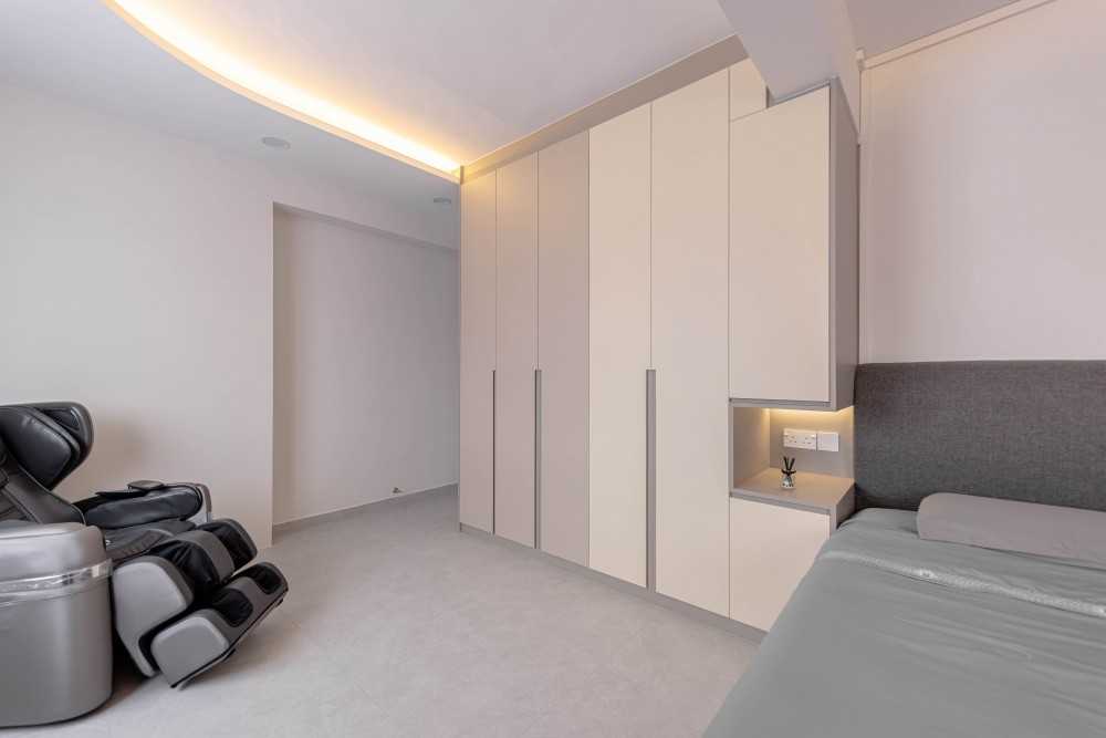 Minimalist Bedroom with Closet and Queen Bed