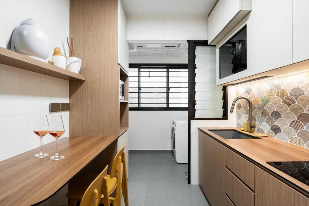 Scandinavian Kitchen with Vinyl Flooring and Homogeneous Tiles