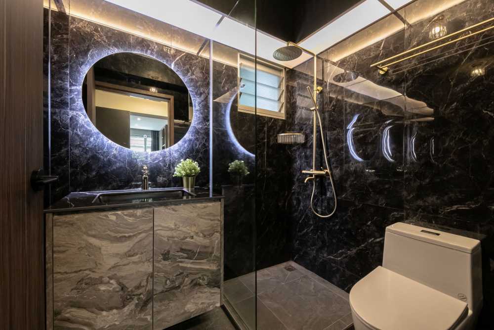 Modern Bathroom with Mirror and Shower Screen