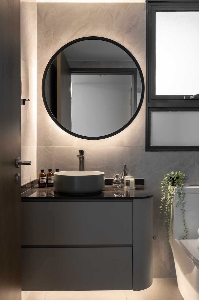 Modern Bathroom with Mirror and Bathroom Mirrors