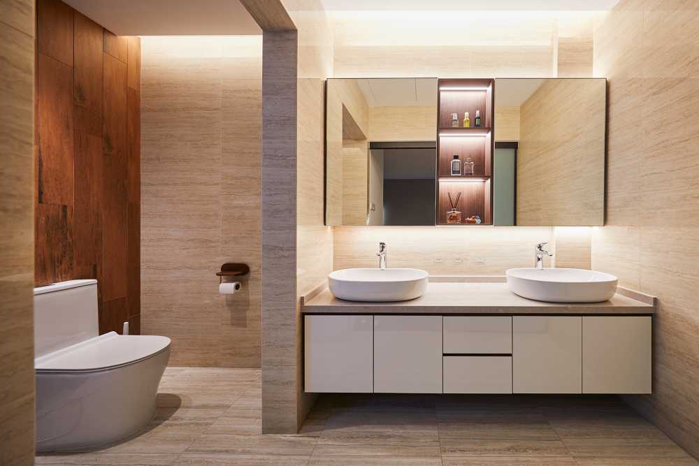 Scandinavian Bathroom with Mirror and Bathroom Storage