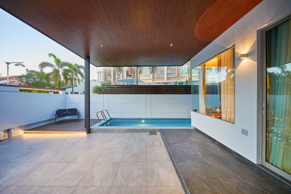 Scandinavian Pool with Paintings and Outdoor Accessories
