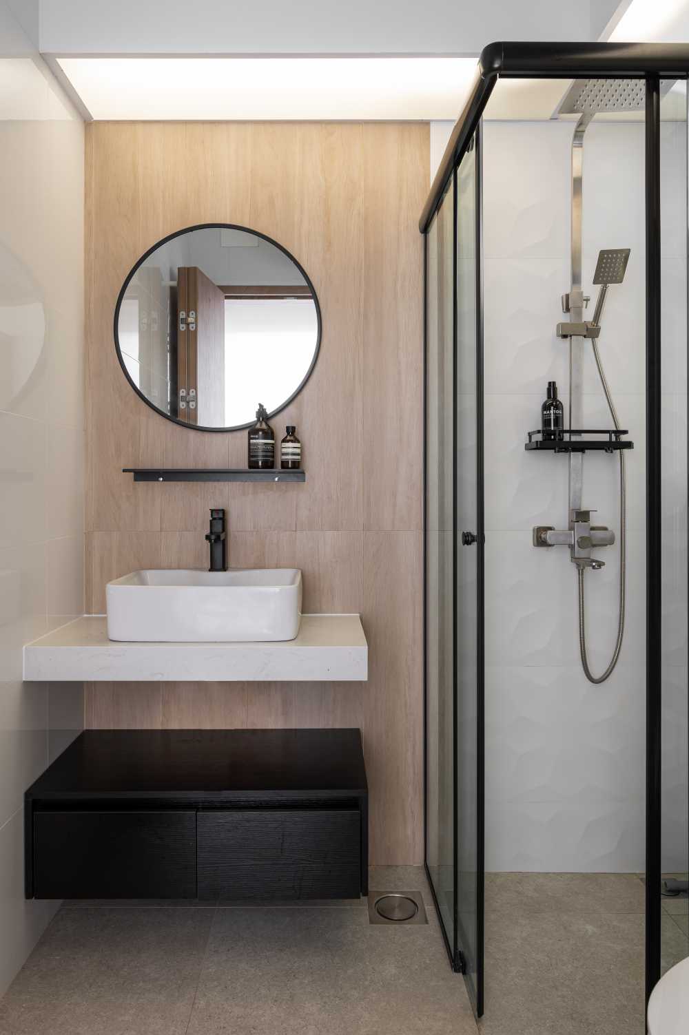 Scandinavian Bathroom with Countertop and Homogeneous Tiles