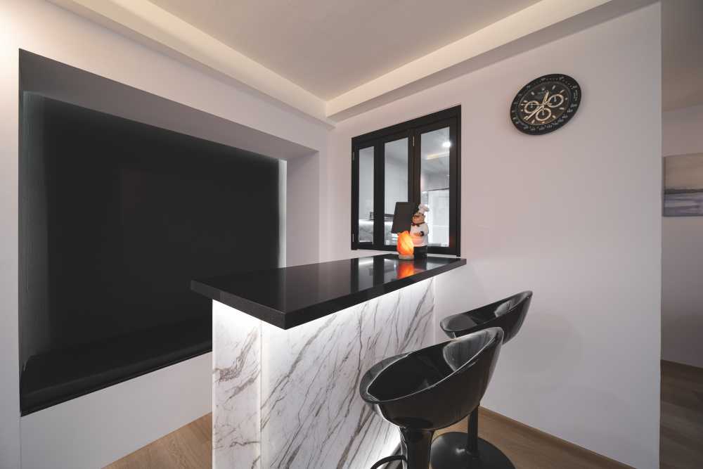 Contemporary Home Bar with Countertop and Bar Counter