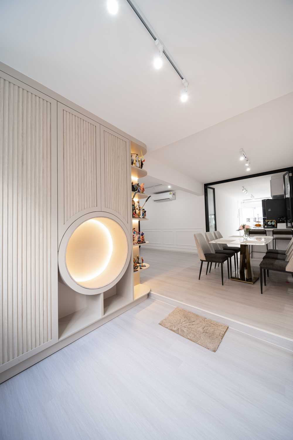 Scandinavian Dining Room with Drop Light and Cove Lighting