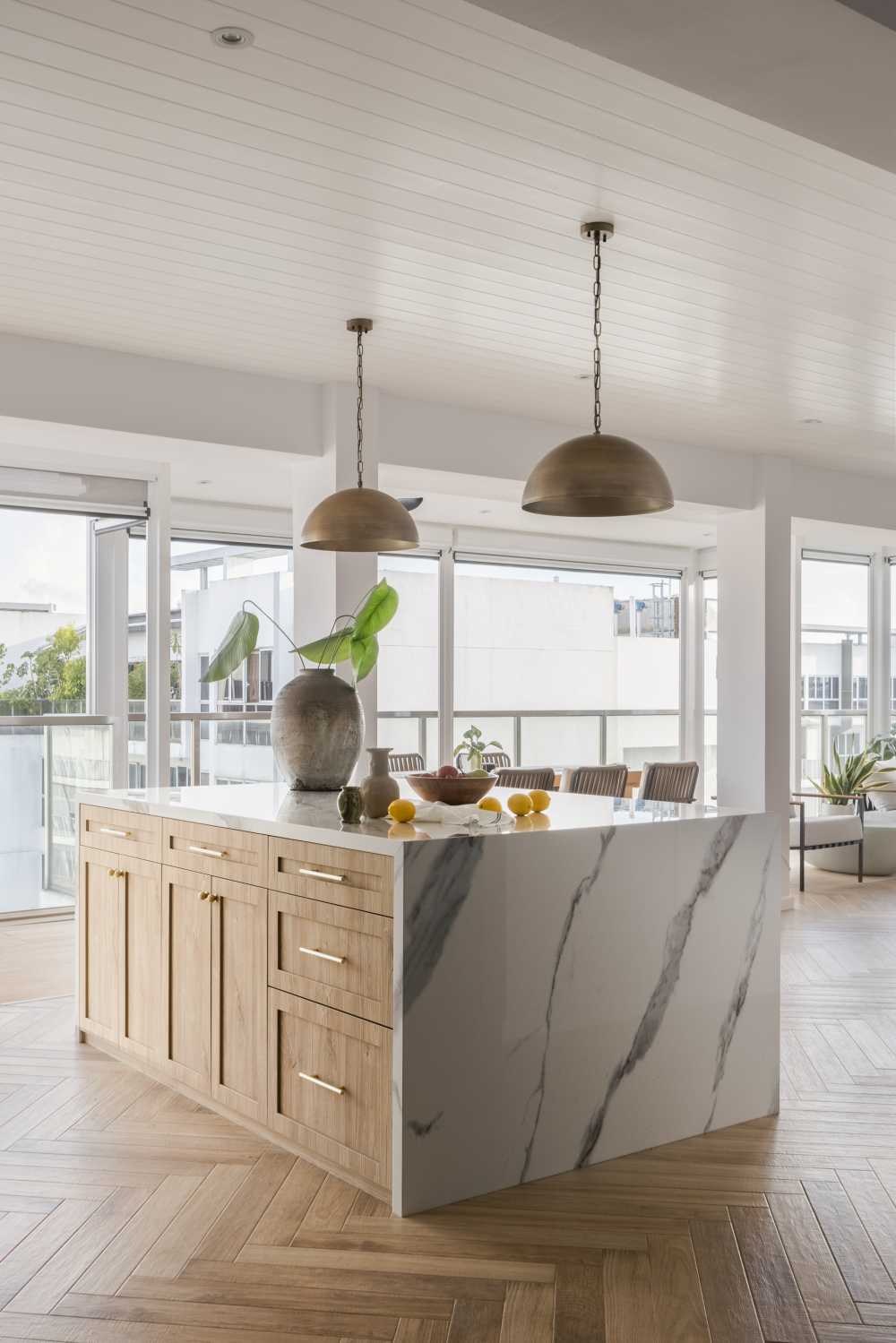 Modern Dining Room with Countertop and Drop Light