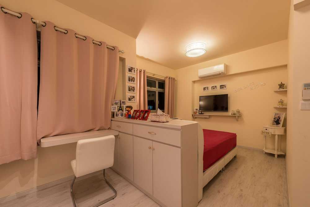 Country Bedroom with Vinyl Flooring and Bedroom Dresser