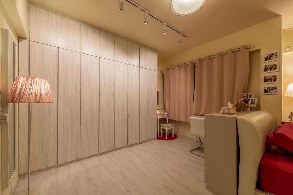 Country Bedroom with Vinyl Flooring and Wardrobe