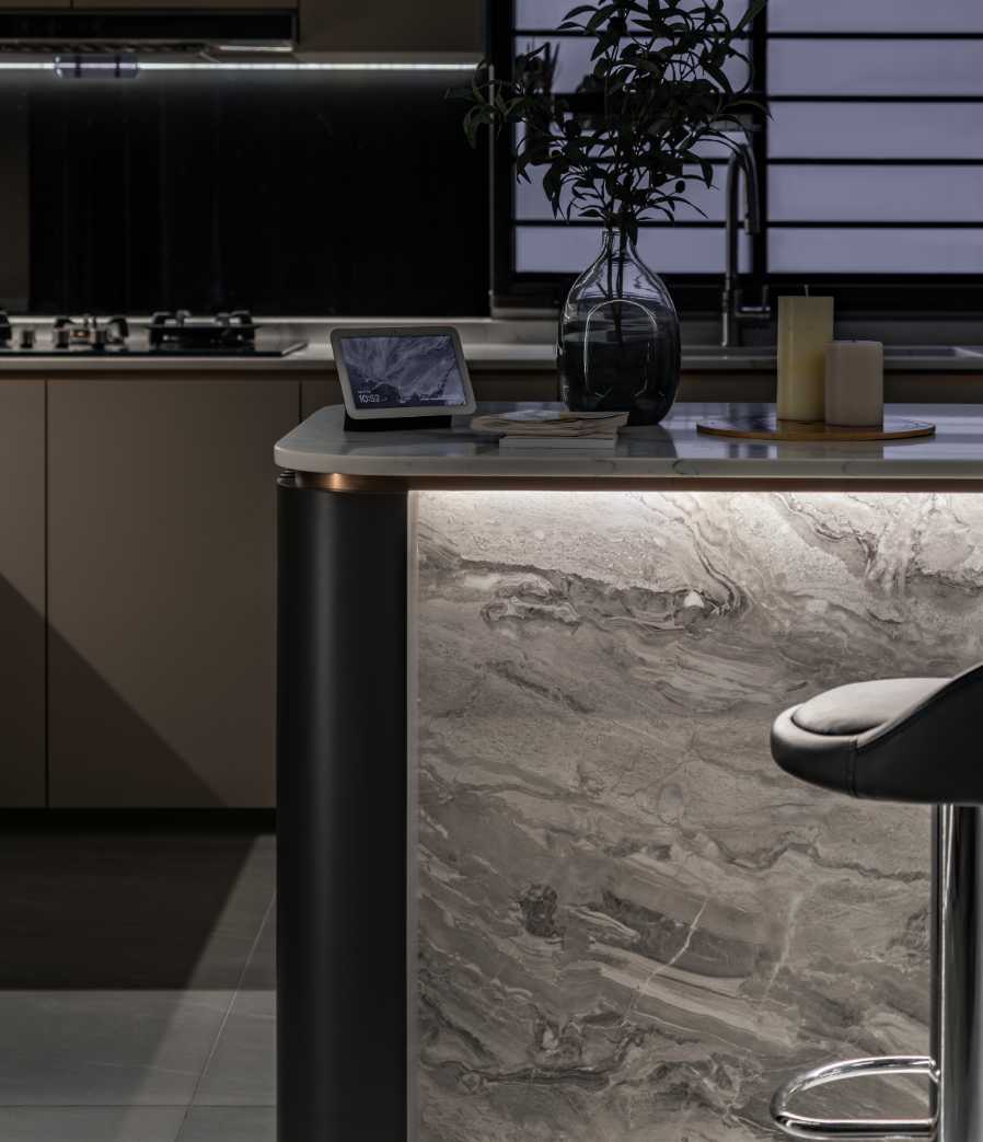 Modern Dining Room with Dining Table and Seating Bench
