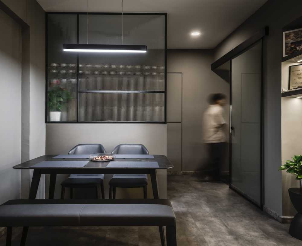 Modern Dining Room with Dining Table and Flooring