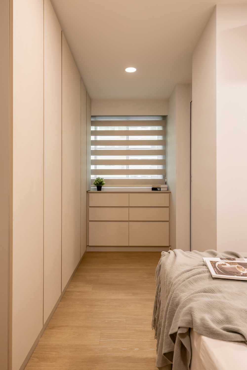 Minimalist Bedroom with Vinyl Flooring and Wardrobe