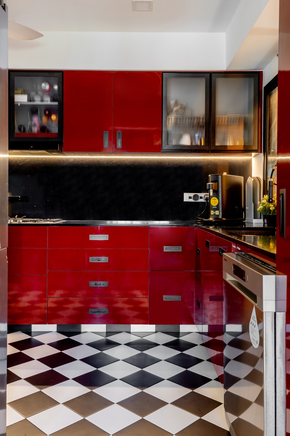 Eclectic Kitchen with Countertop and Homogeneous Tiles