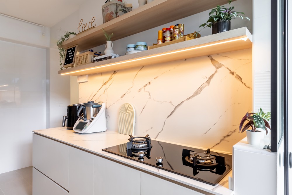 Contemporary Kitchen with Countertop and Homogeneous Tiles