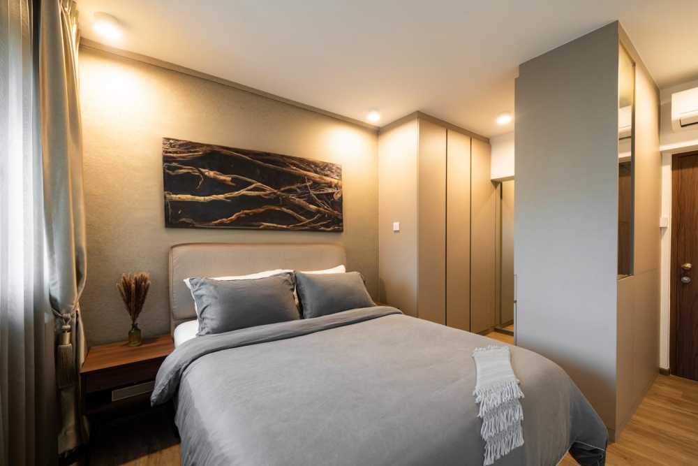 Modern Bedroom with Vinyl Flooring and Flooring