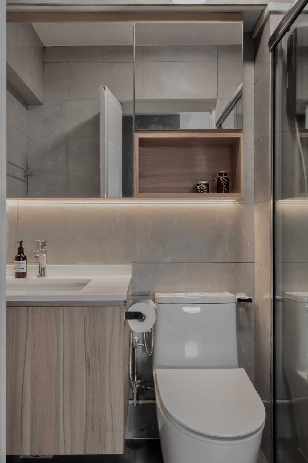 Scandinavian Bathroom with Mirror and Shower Screen