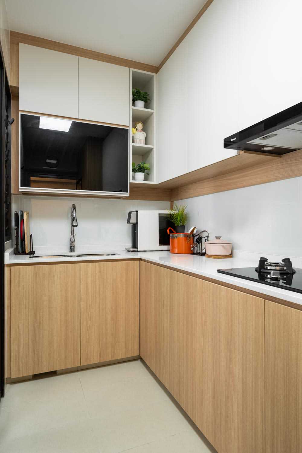 Contemporary Kitchen with Countertop and Vinyl Flooring