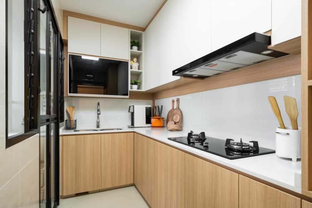 Contemporary Kitchen with Wood Flooring and Kitchen Window
